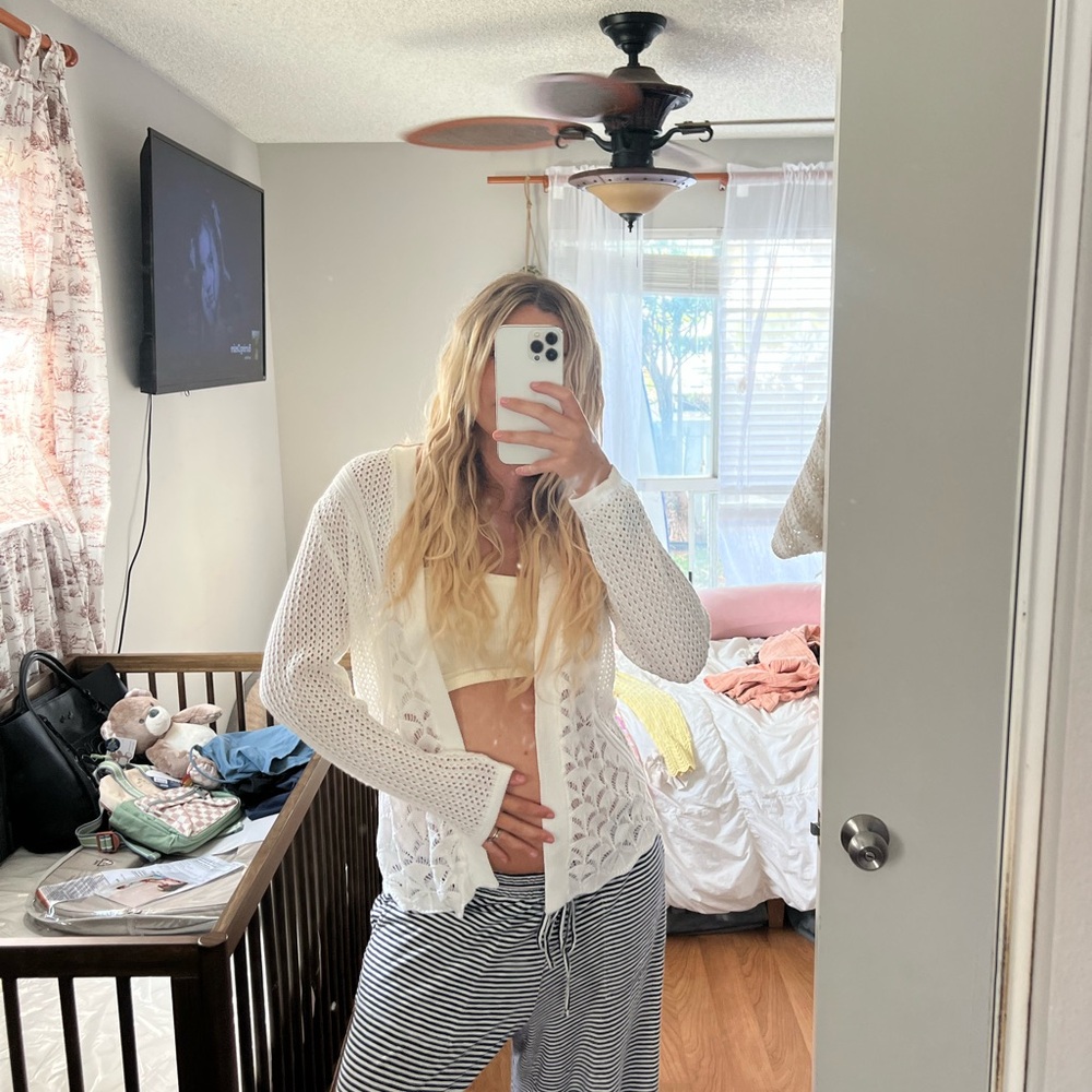 WHITE CARDIGAN - Picture 12 of 14